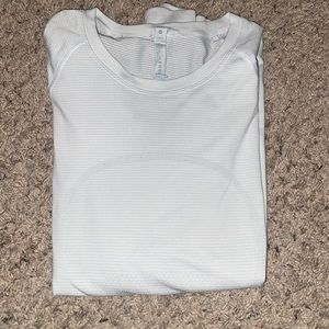 white lululemon swiftly tech longsleeve